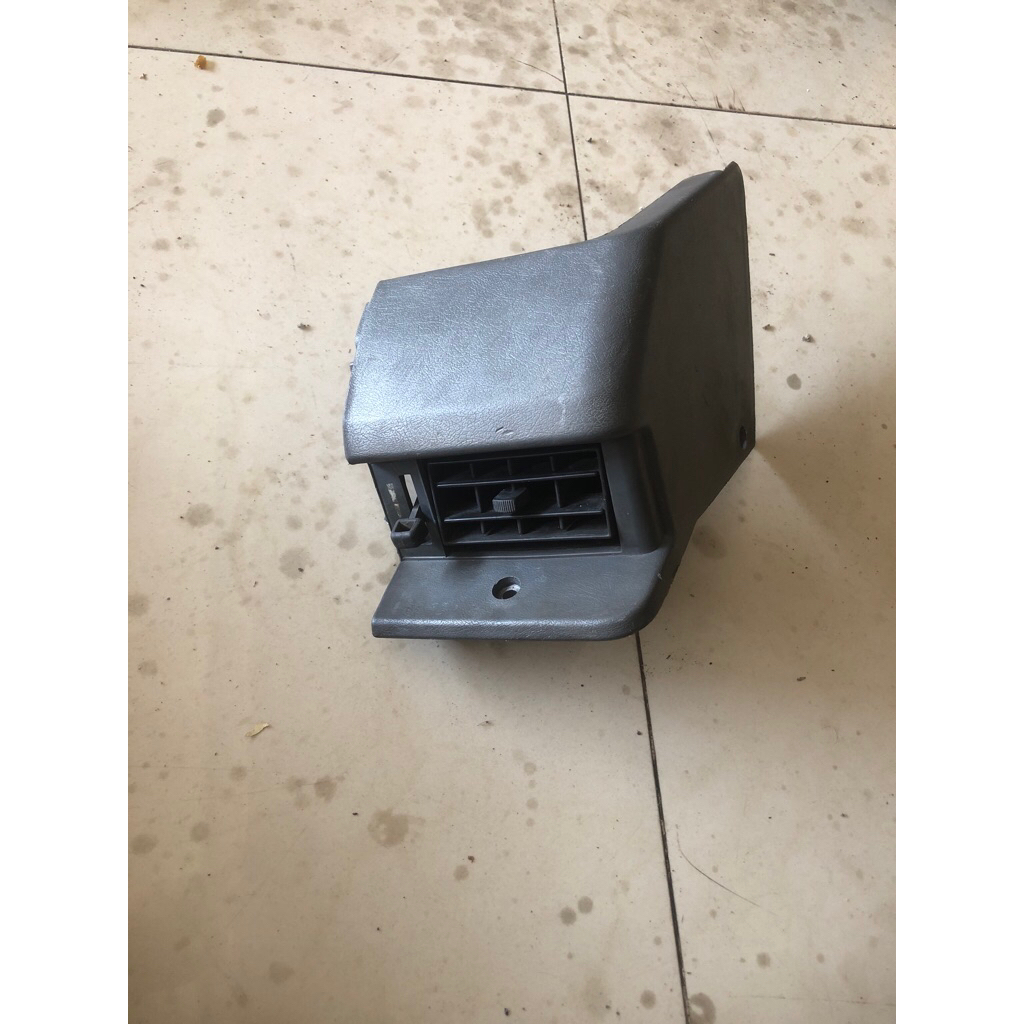 kisi AC L300 kanan