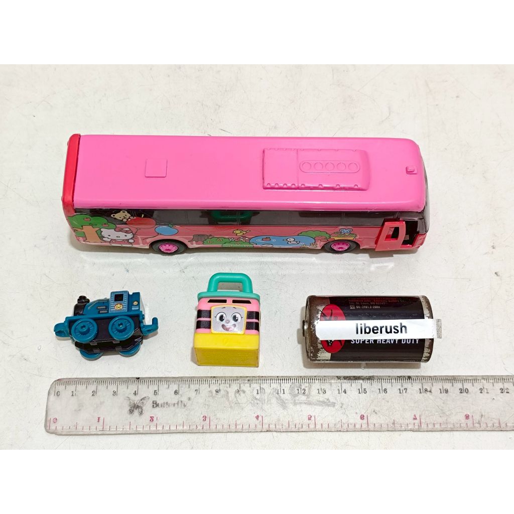 Set diecast sanrio hello kitty travel bus , thomas minis classic ferdinand sandy rail speeder cargo 