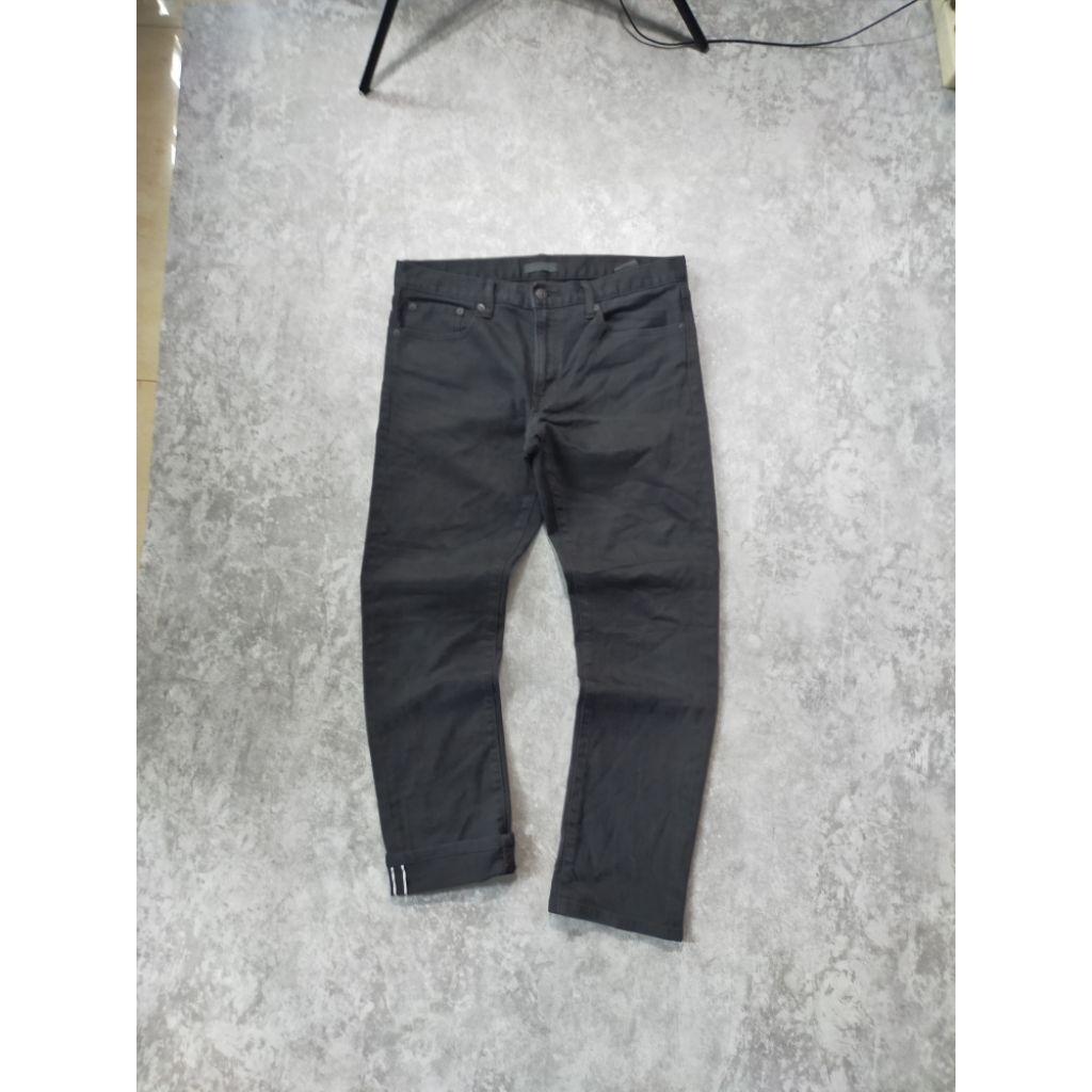 Celana Jeans Uniqlo Selvedge Hitam