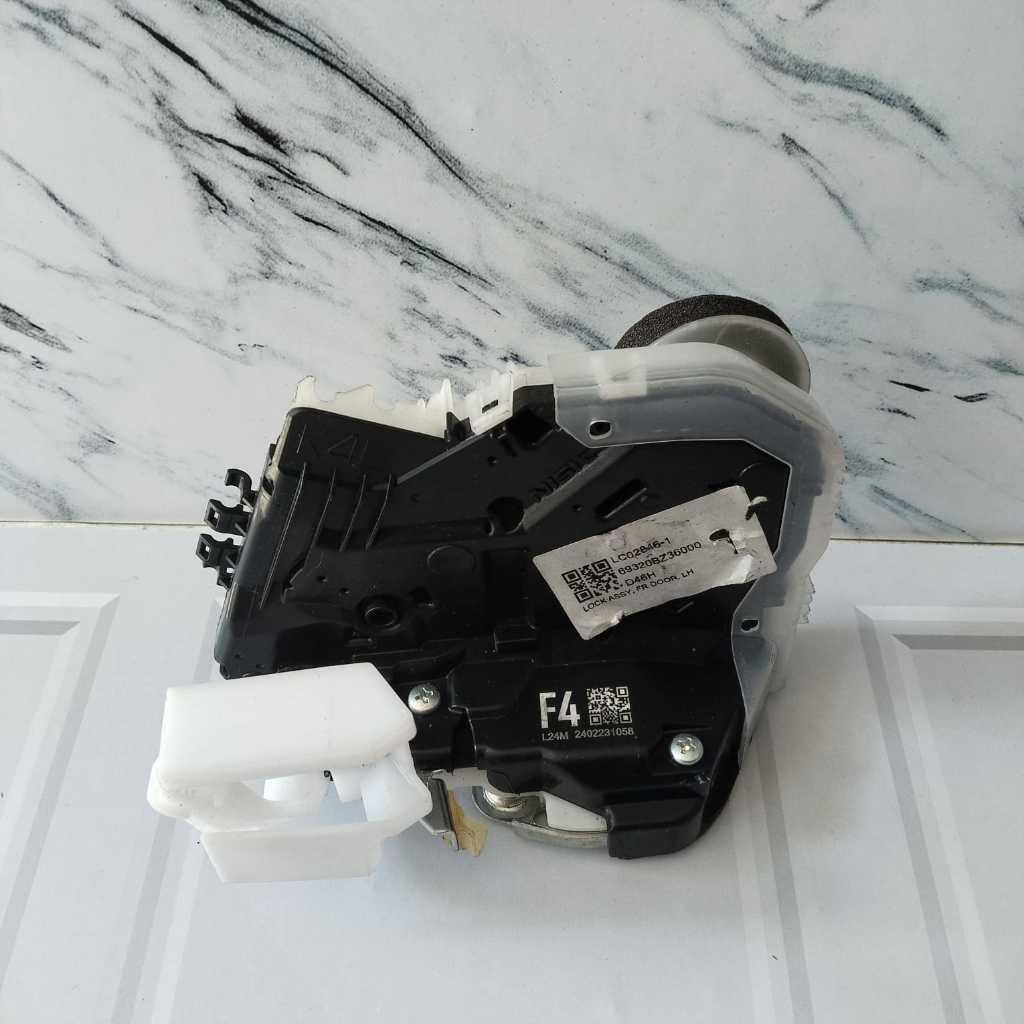 DOOR LOCK PINTU DEPAN AVANZA XENIA KIRI 2022 ORIGINAL- car