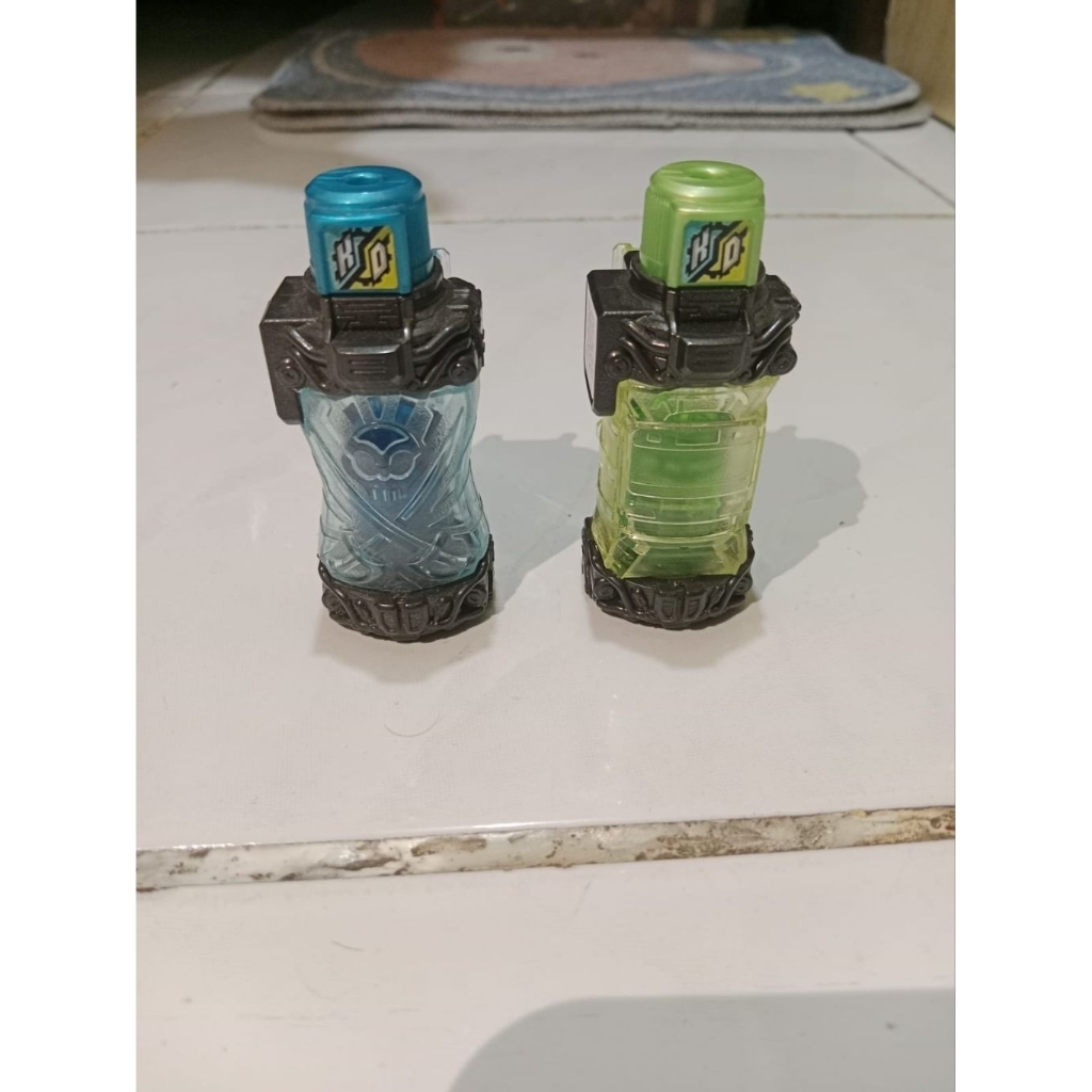 DX Full Bottle Kaizoku Densha Kamen Rider Build