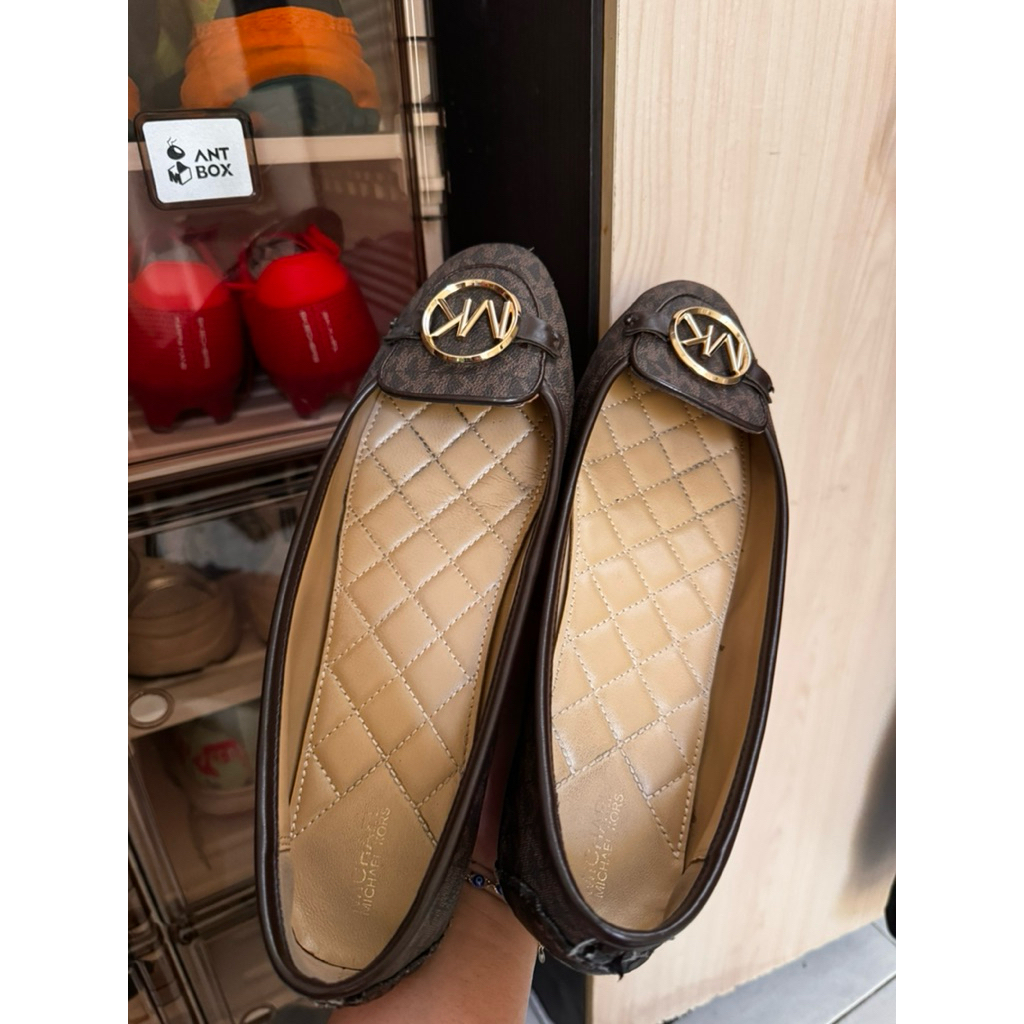 preloved sepatu MK Michael Kors original size 40, lengkap ada boxnya