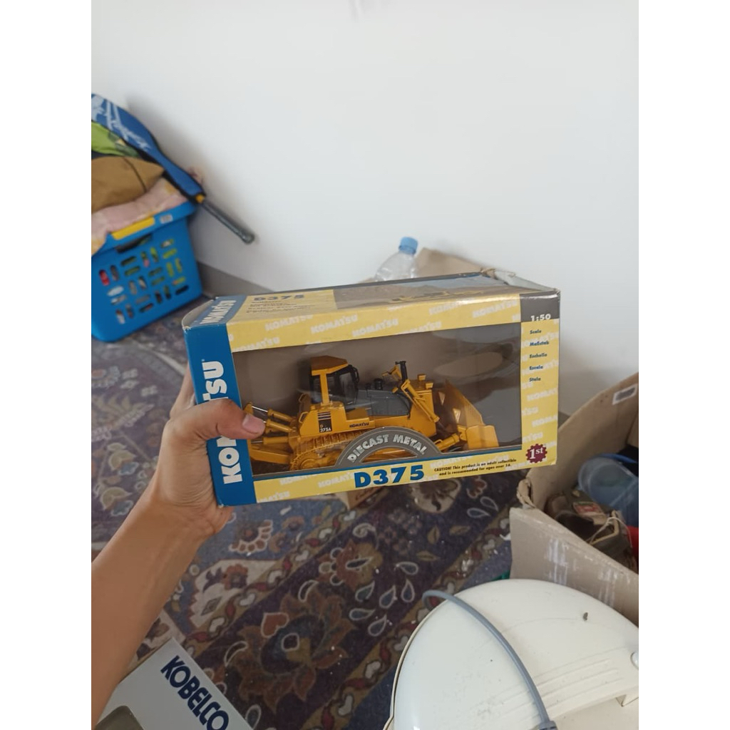 Miniatur Excavator Komatsu PC210LCi 1:50 Diecast
