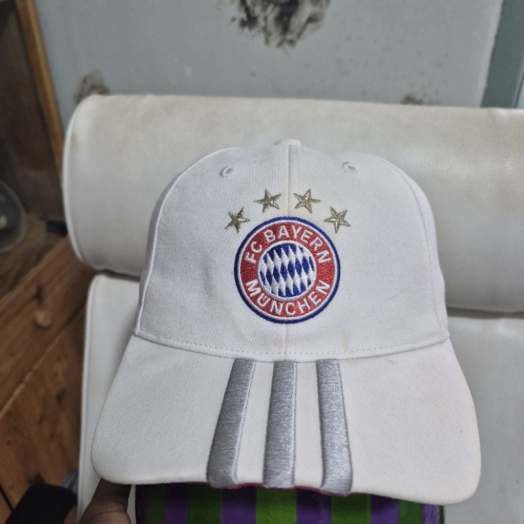 Topi Adidas Bayern Munchen Putih