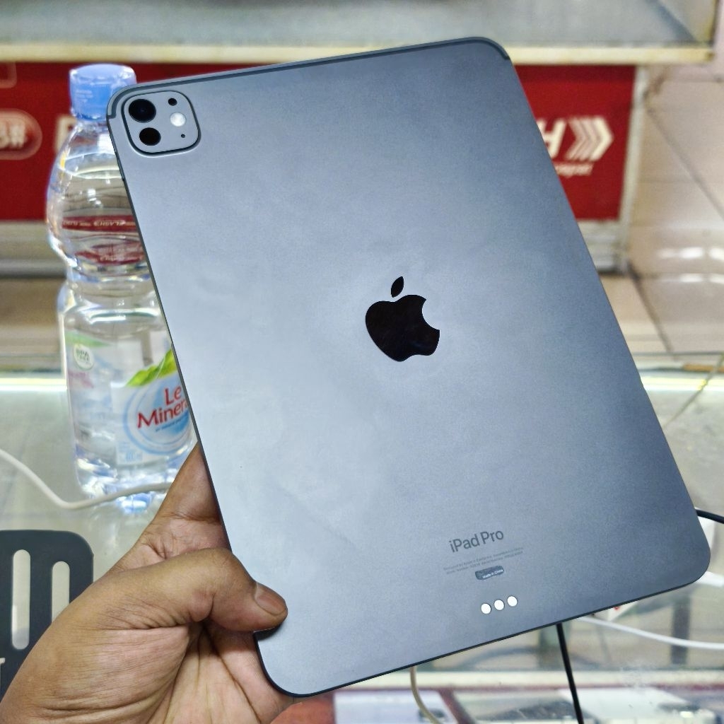 iPad pro m4 256gb ibox