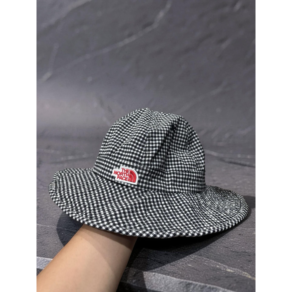bucket hat TNF