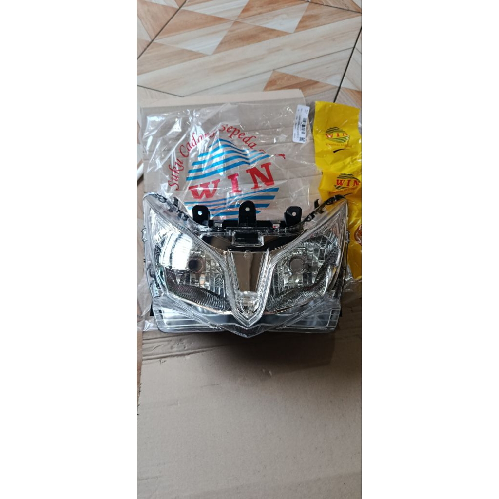 WIN Headlamp Reflektor Lampu Depan Honda Vario 125 old lama