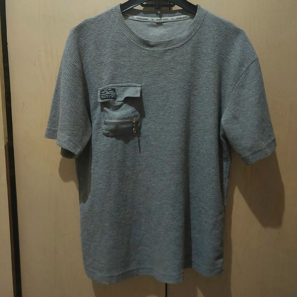 Kaos Pocket Tekstur Second
