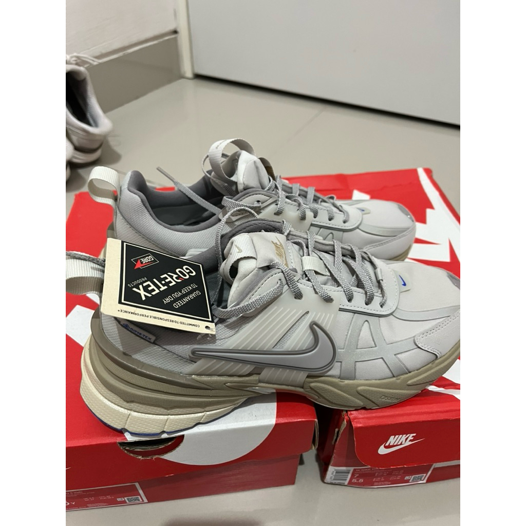 Preloved Sepatu Nike V2K Run Gore Tex Goretex NEW Insole 24cm