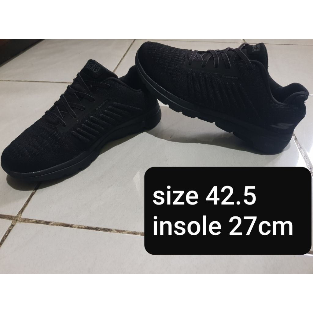 SepatuSkechersFullBlack