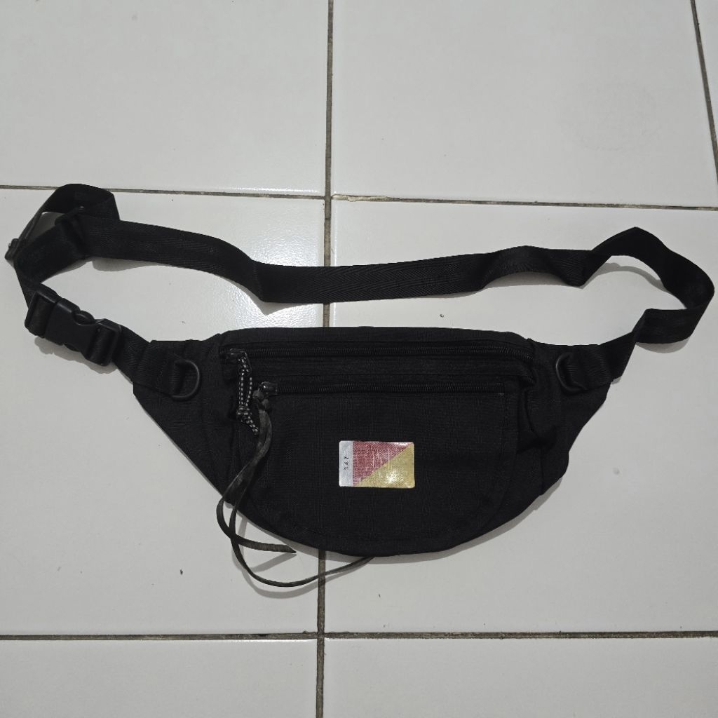 PRELOVED TAS PINGGANG 347 UNKL347 BANDUNG. WAISTBAG