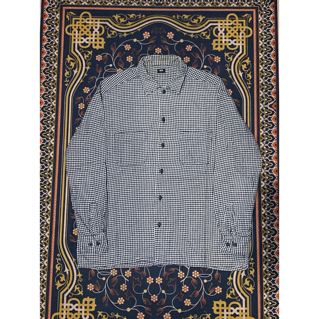 Kemeja Uniqlo Oversirt Double Pocket