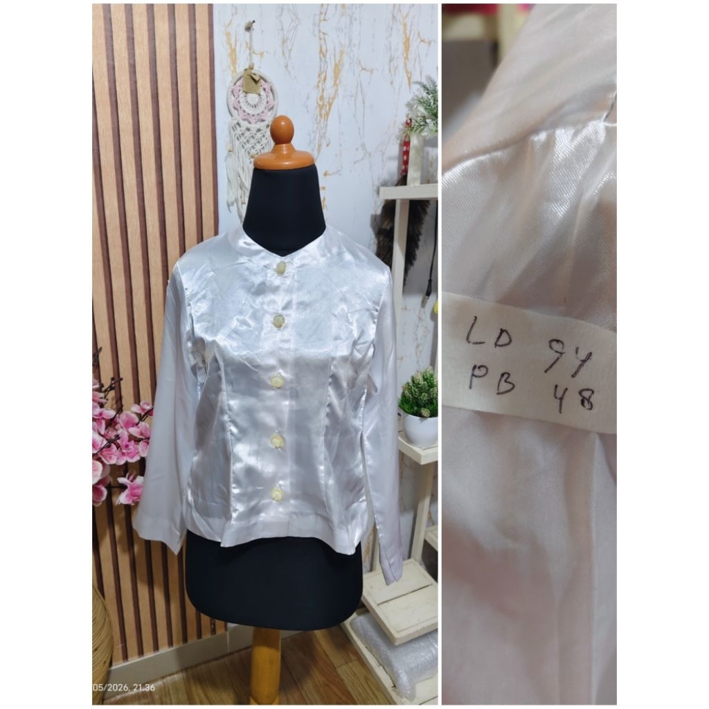 PL Kemeja putih satin