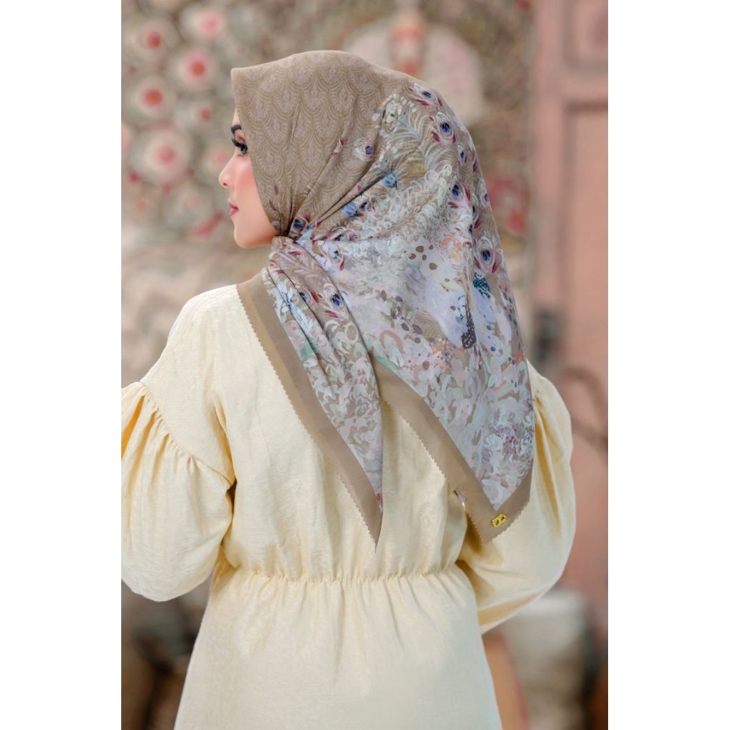 buttonscarves edera