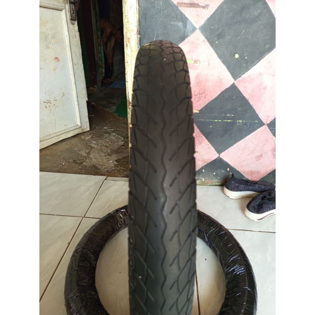 ban depan Rx-King ring 18 ukuran 275 copotan