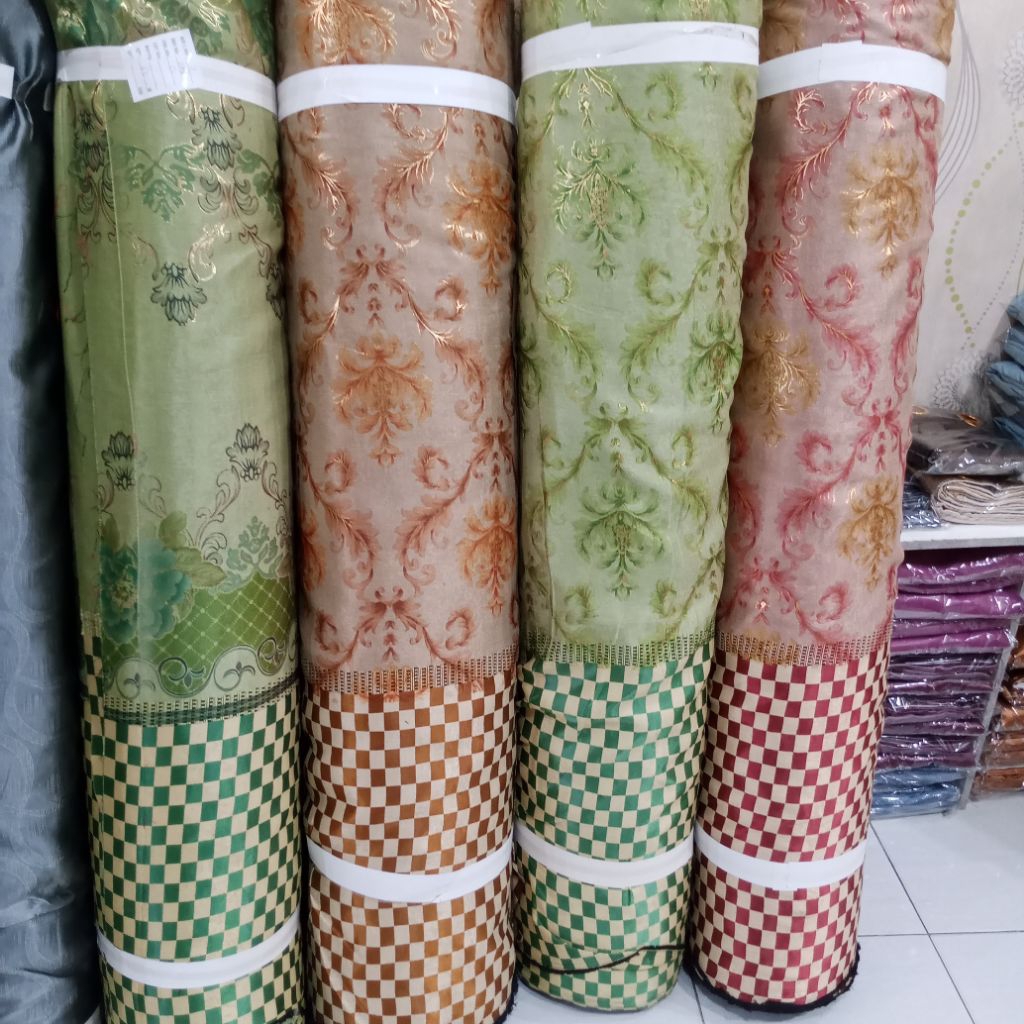 Bahan Gorden Blackout Motif Print emas Meteran ketebalan bahan 90%