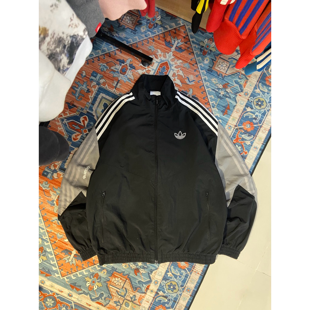 windbreaker adidas