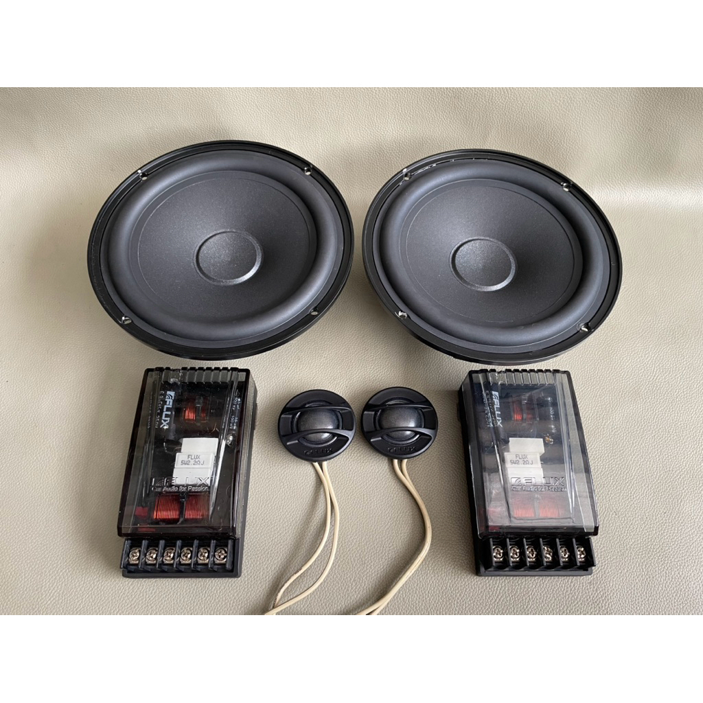 Speaker 2 way FLUX HYBRID 260 like new