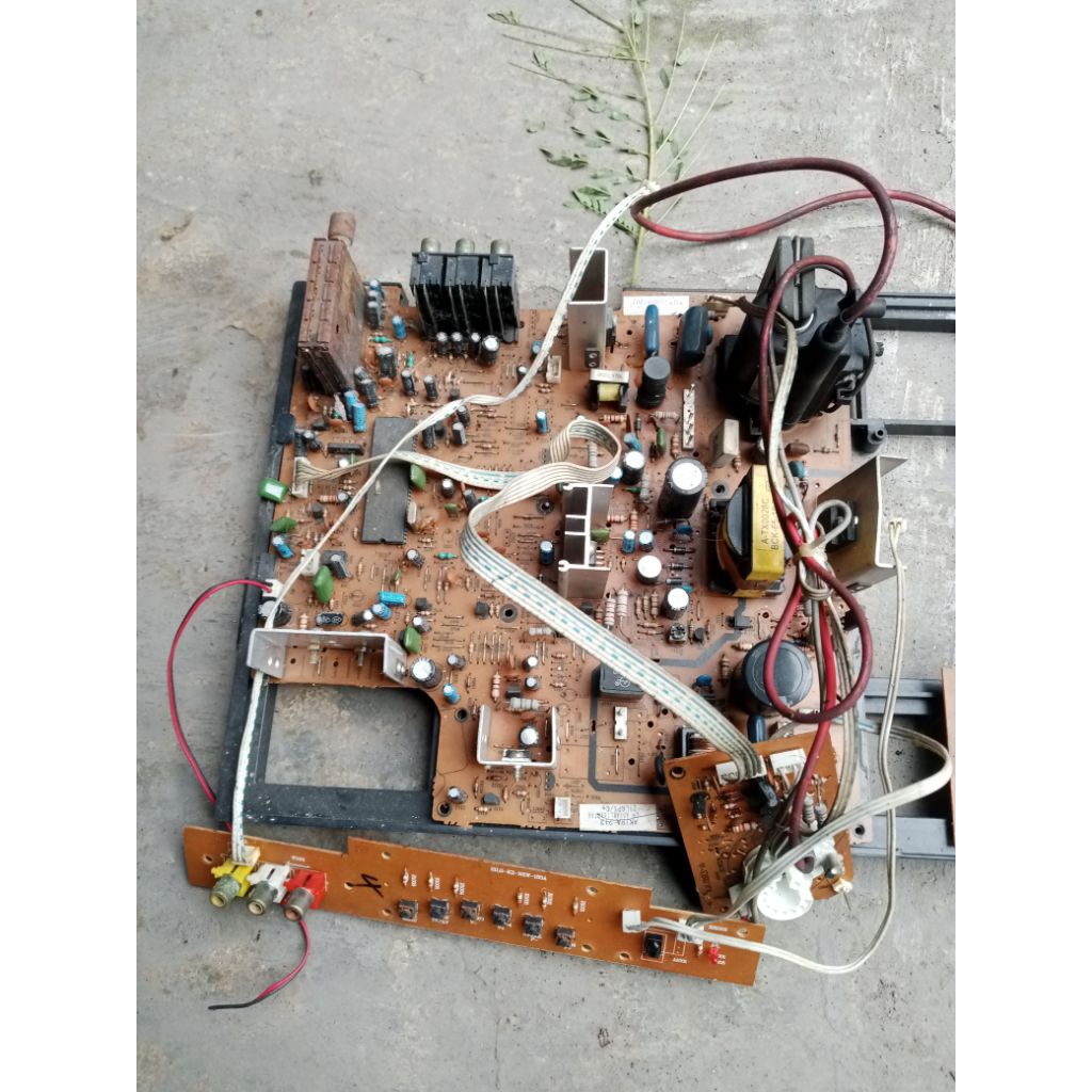 mesin tv cina slim mati foto stok 21in