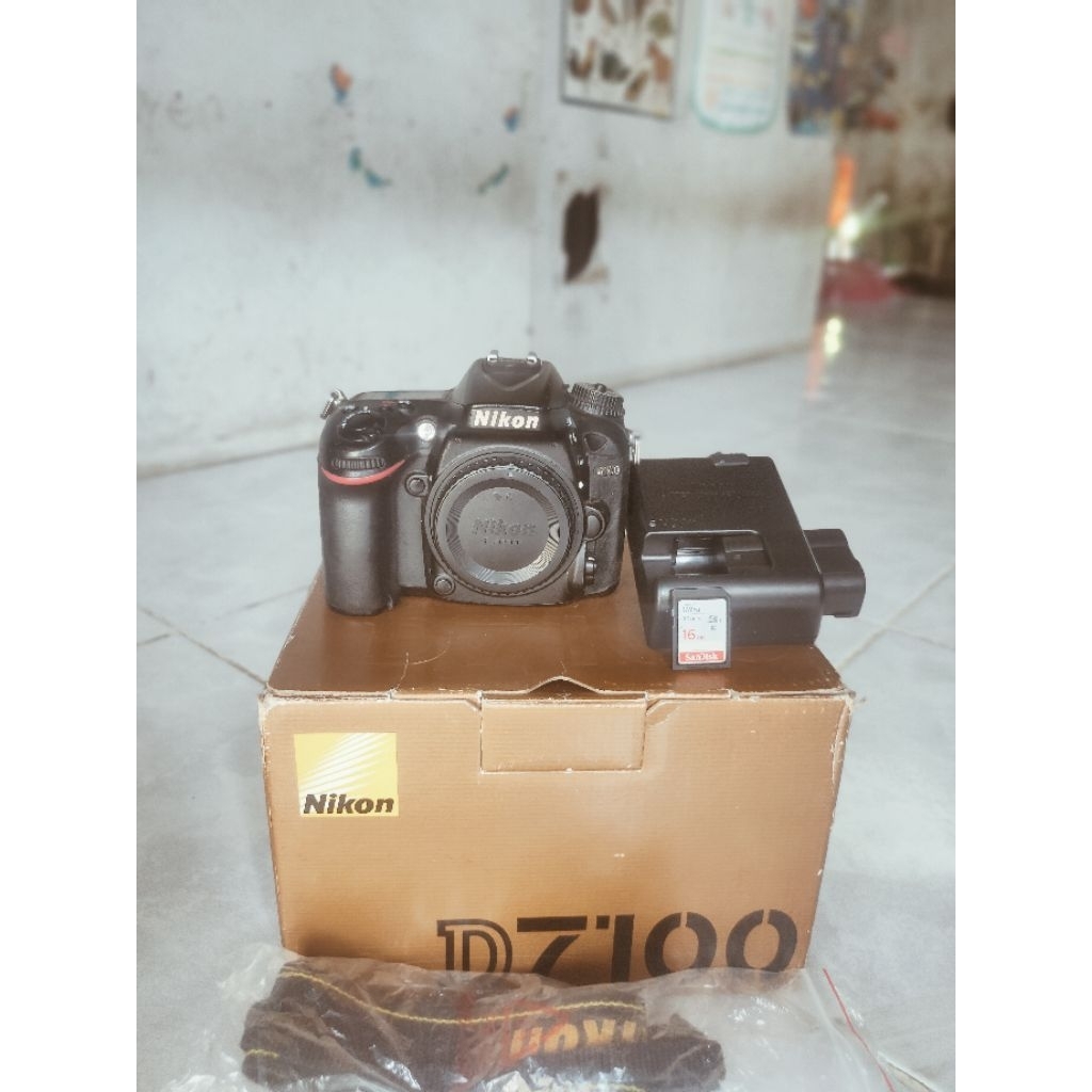 Kamera DSLR Nikon D7100