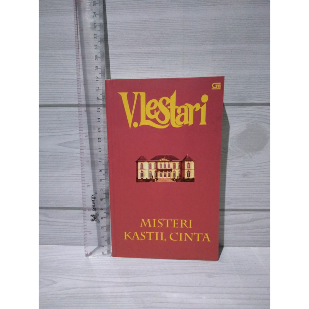 NOVEL ORIGINAL Misteri Kastil Cinta By V.Lestari