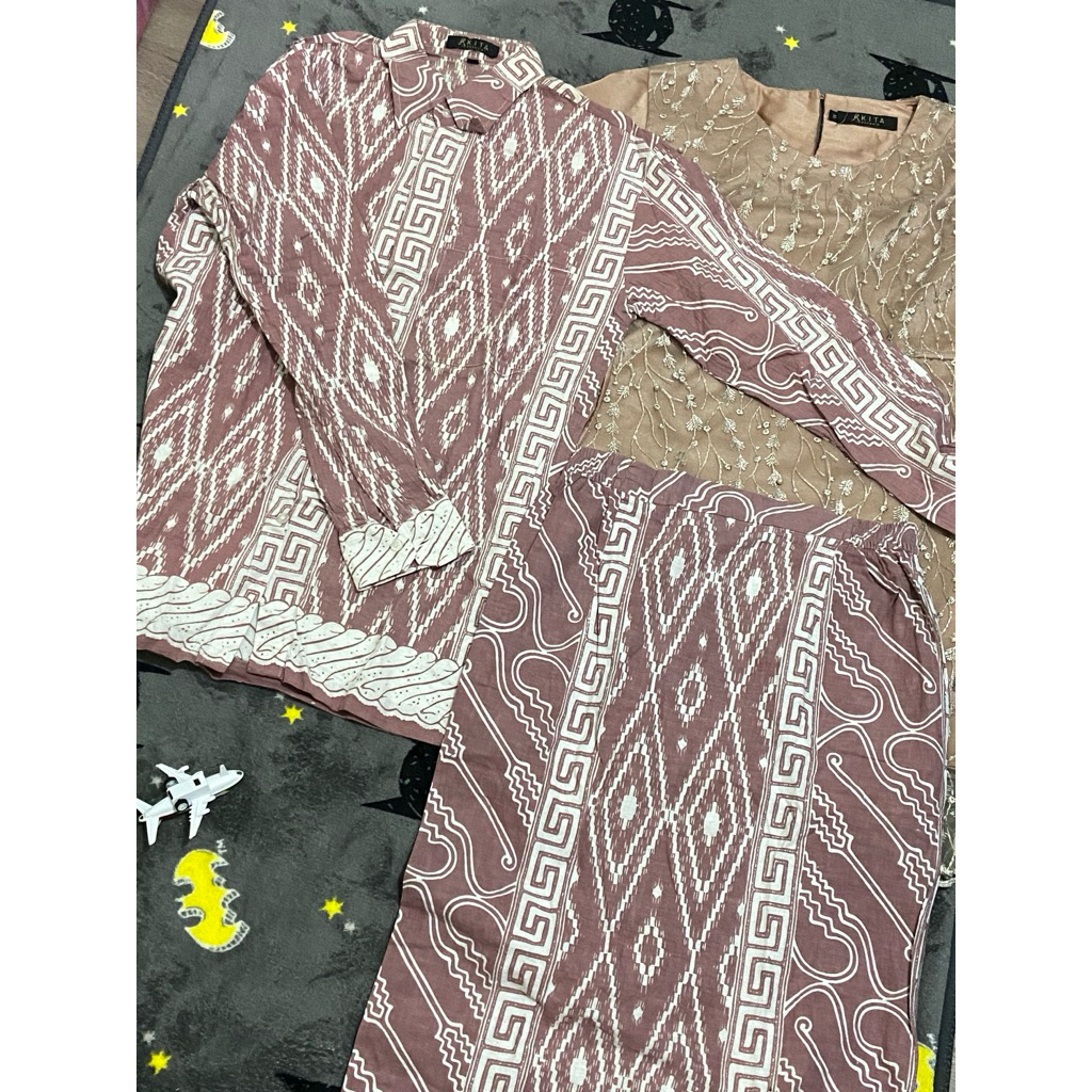 SALE AKITA ID KEBAYA COUPLE