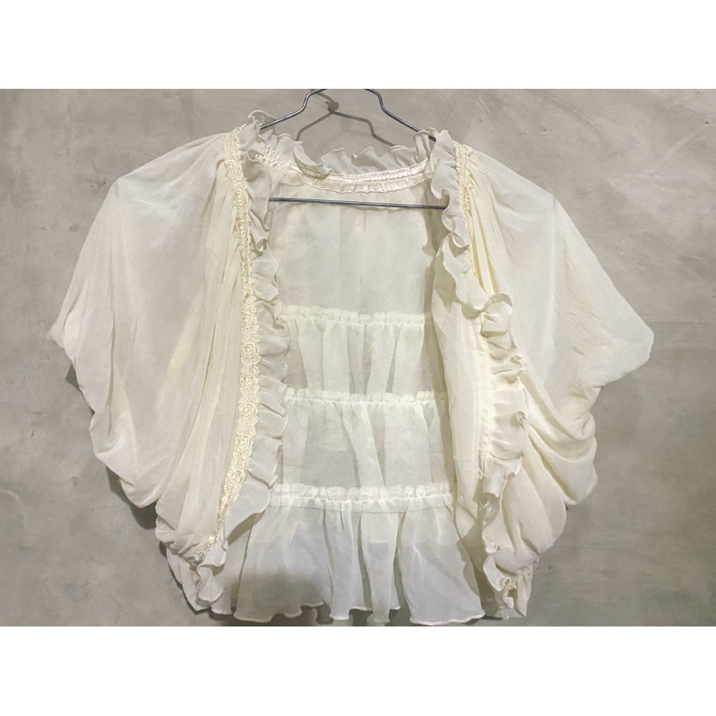 Preloved outer lace crop