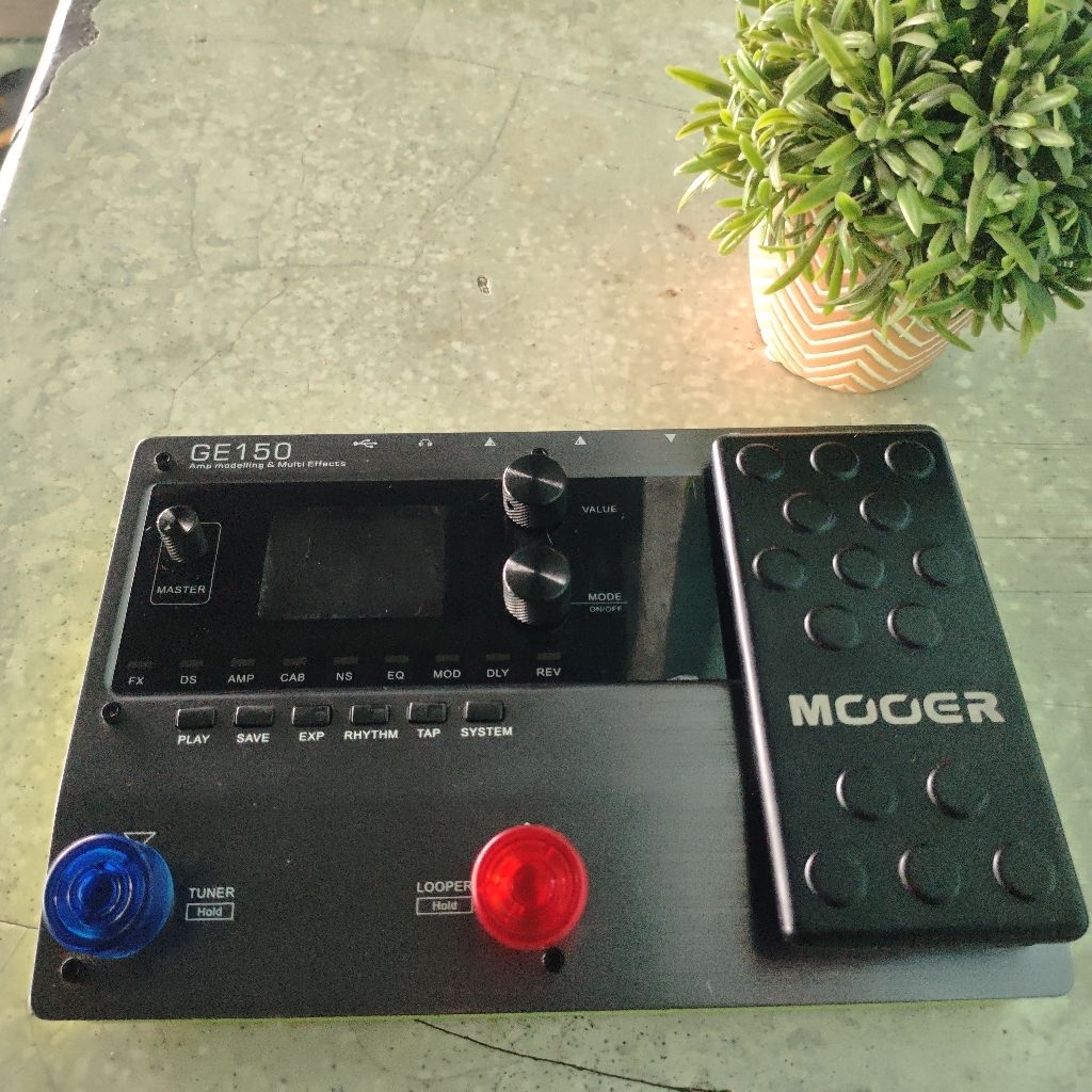 Efek Gitar Mooer Ge 150 + Tas