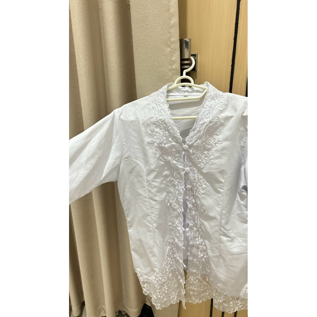Preloved Kebaya Putih