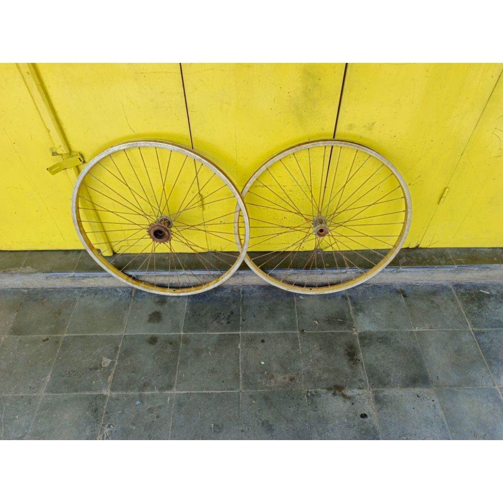 velk sepeda mtb 26 araya warna gold second