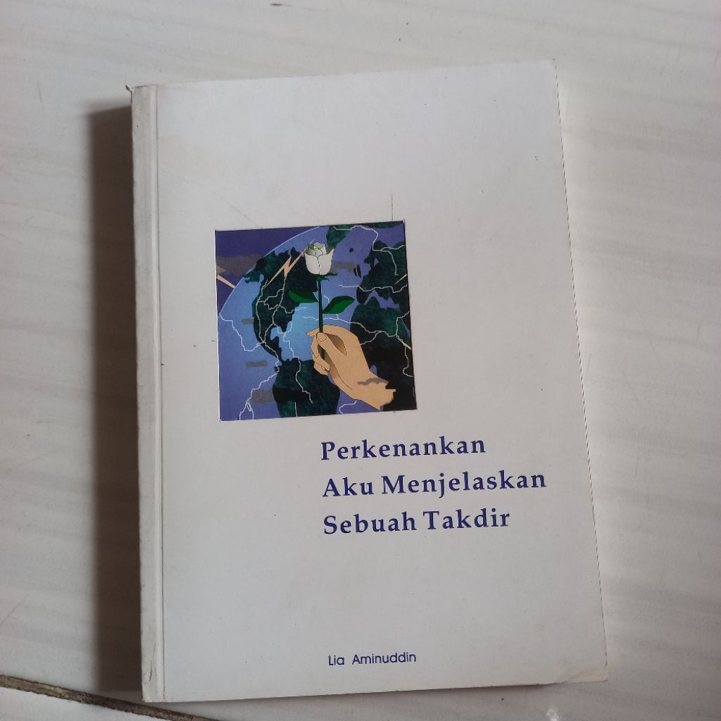 Perkenankan Aku Menjelaskan Sebuah Takdir-Lia Aminuddin