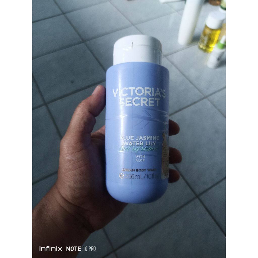 Victoria's Secret Blue Jasmine Water Lily Cream Body Wash 295ml