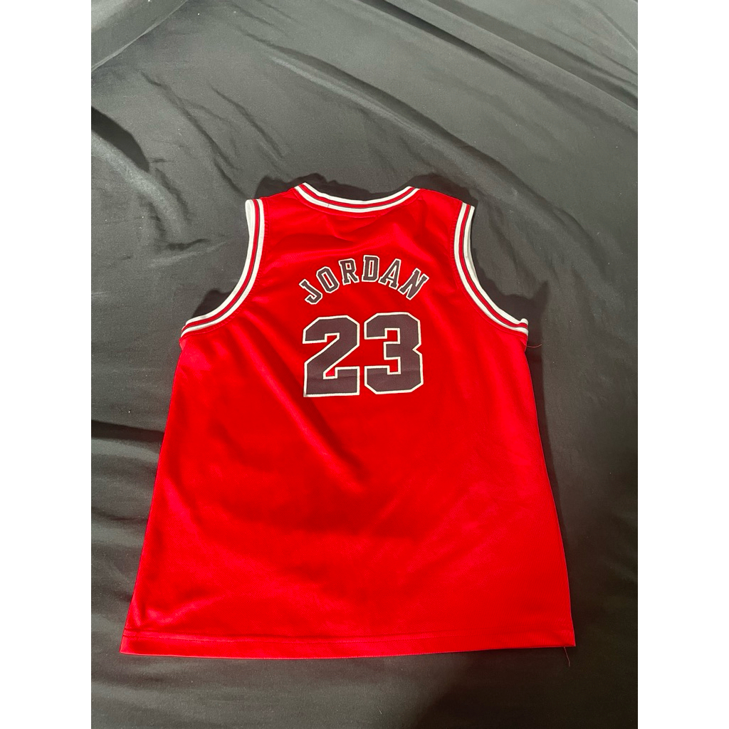 jersey bulls red