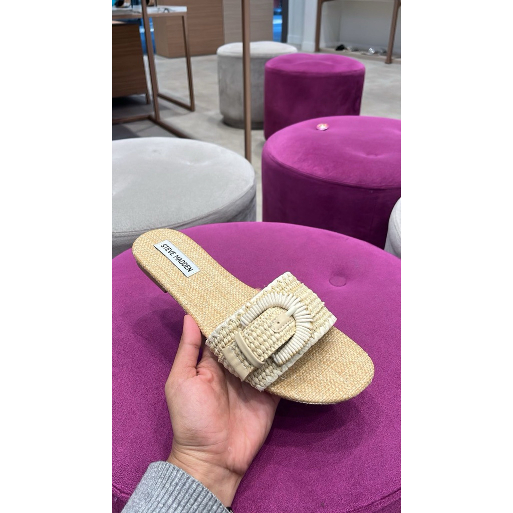 steve madden flat sandal