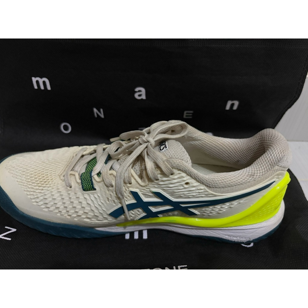 Asics Gel Resolution 9 (Like New)