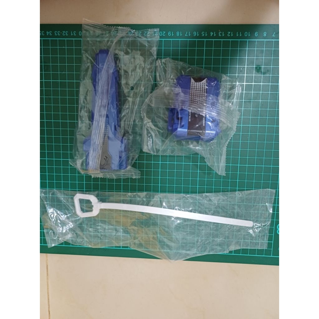 beyblade x cx 13 grip and winder launcher set