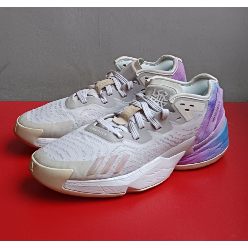 adidas don issue 4 size 44