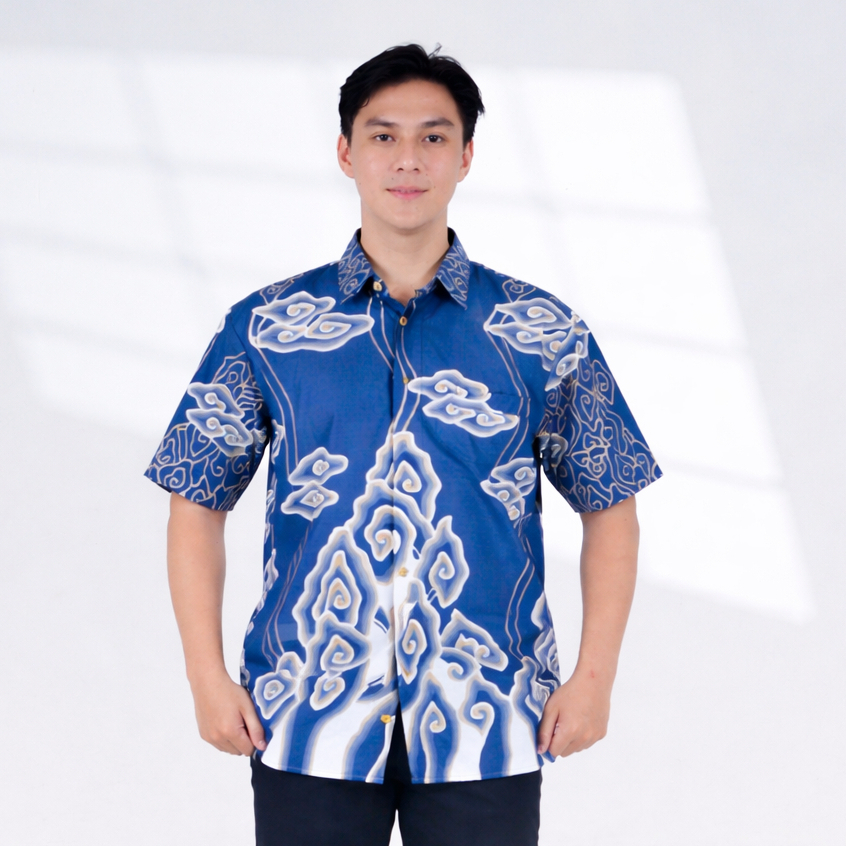 BATIK TRUSMI Kemeja Lengan Pendek Hem Pria Batik Premium Motif Mega Mendung Langit Biru