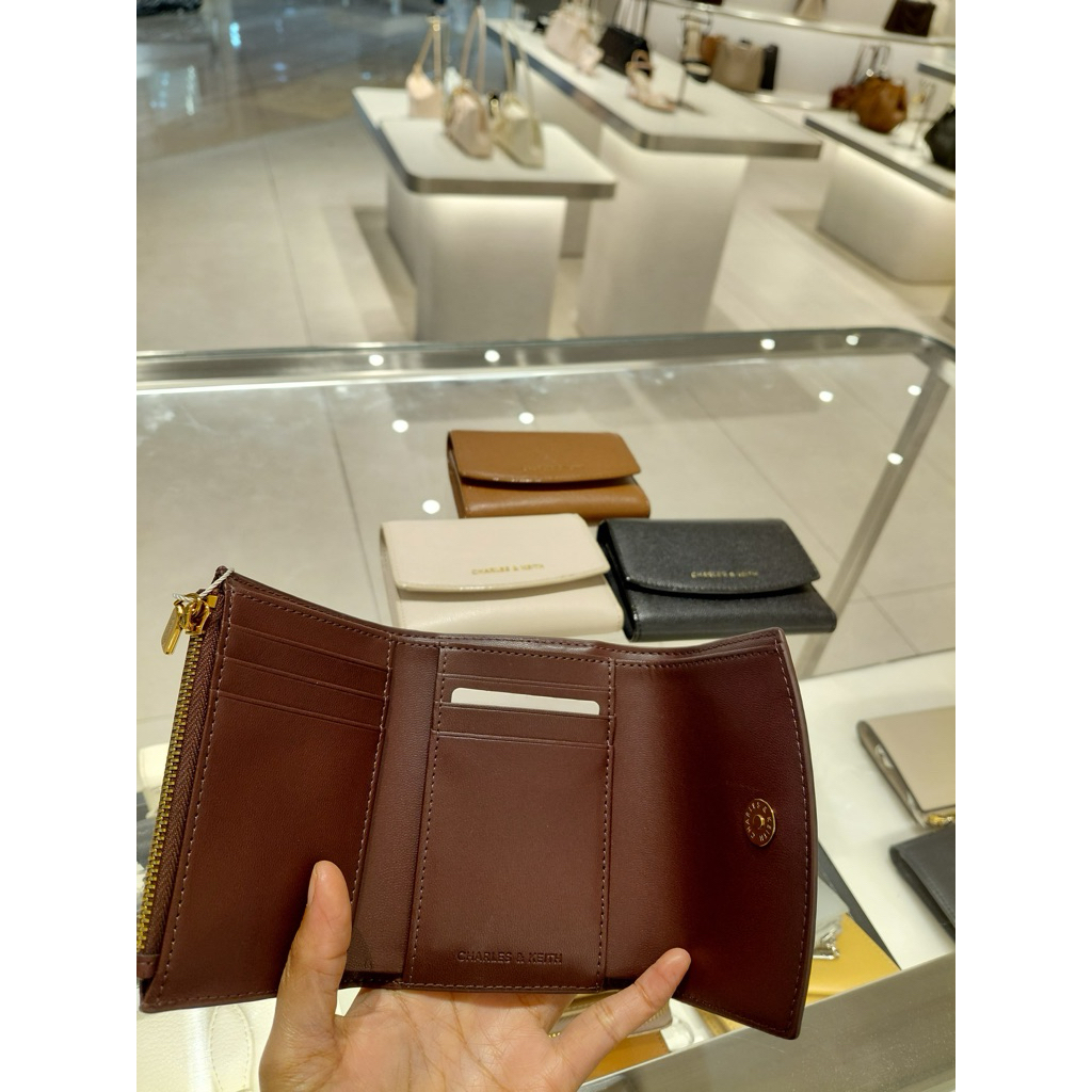 dompet lipat wanita charles and keith