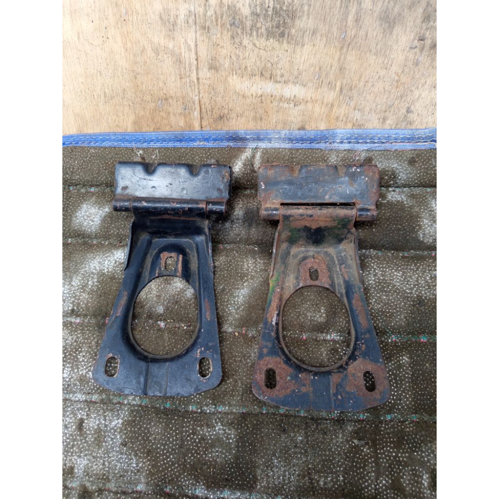 Engsel jok plat jok vespa excel original copotan