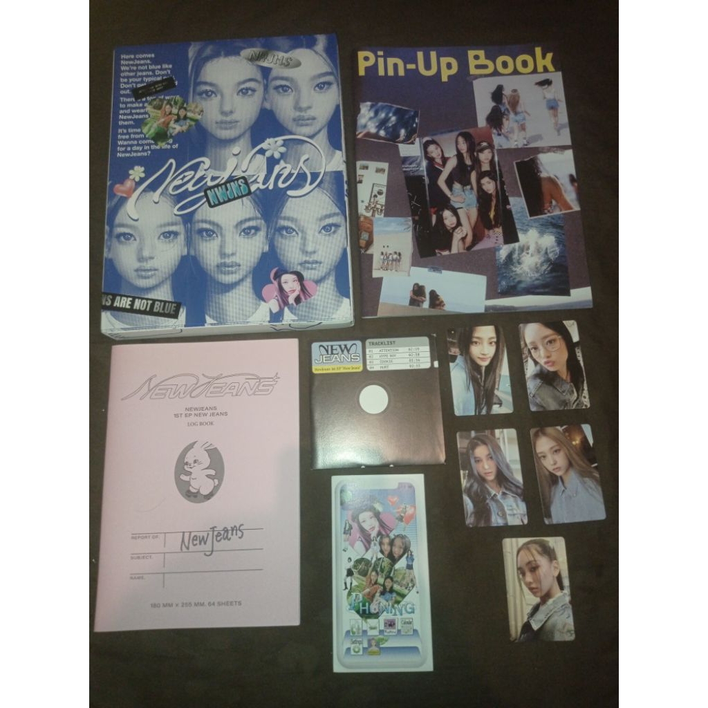 NewJeans Bluebook Group ver. Album Unsealed