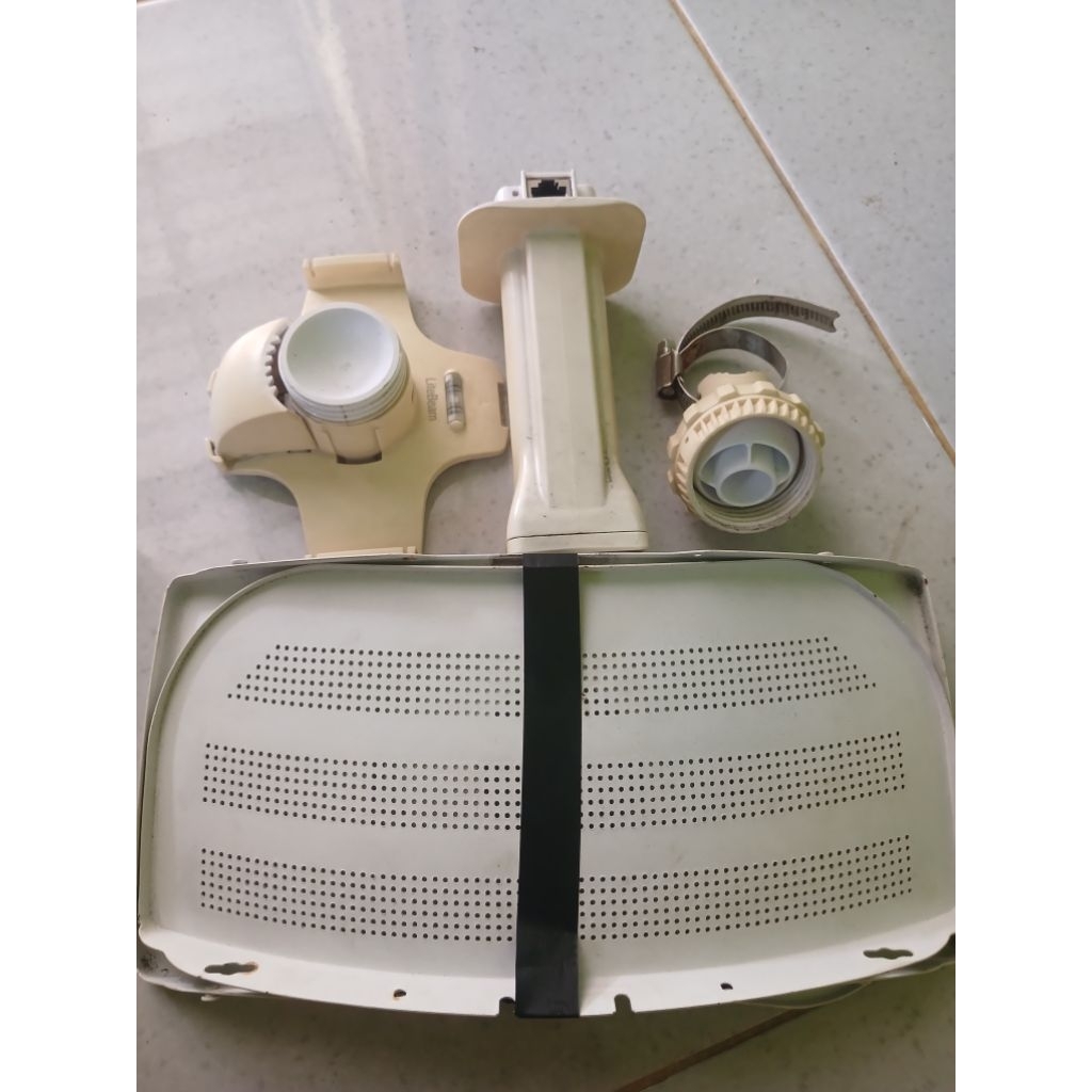 UBNT LiteBeam M5 || Bekas || Normal kelengkapan fullset || Minus sedikit menguning.