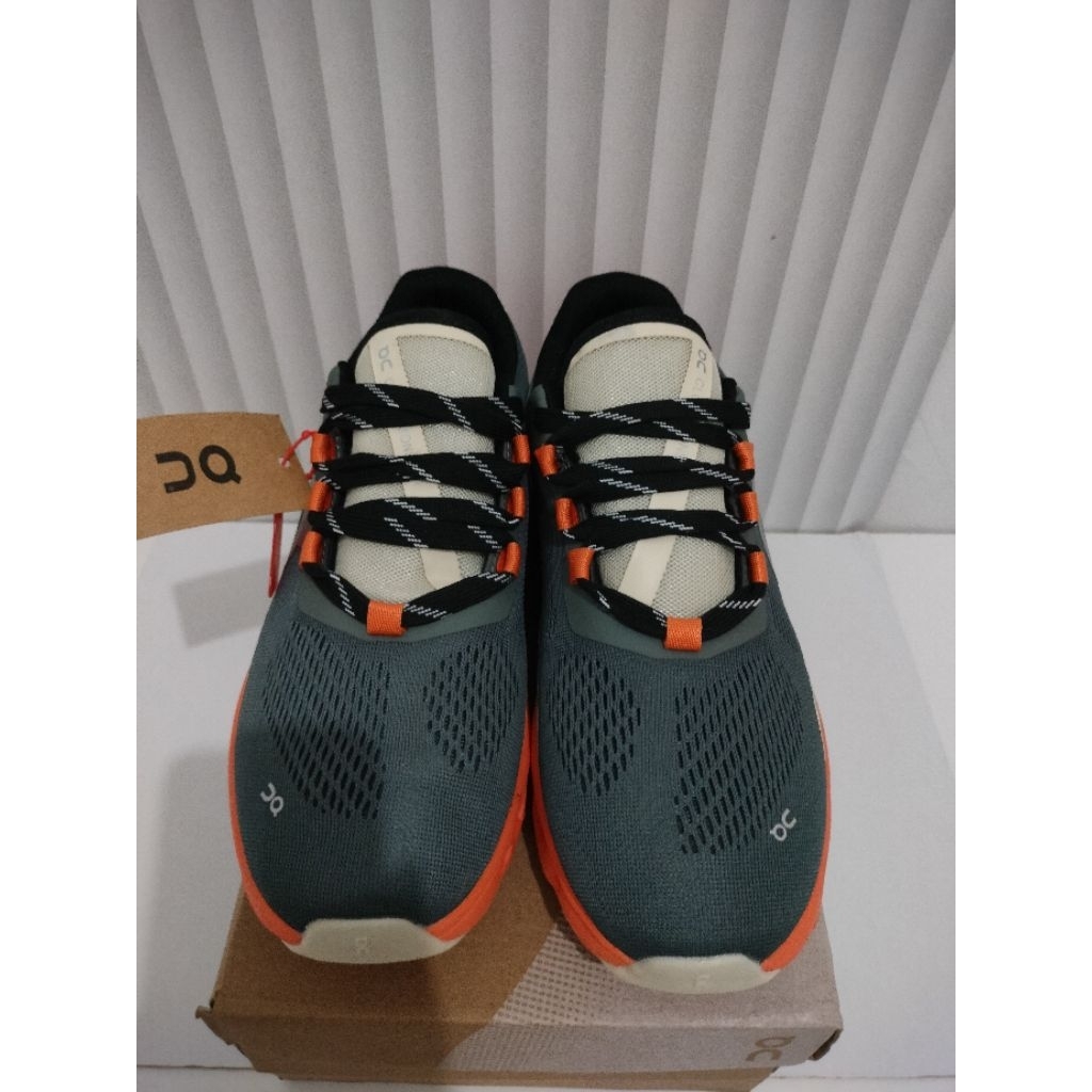 Sepatu Running On Cloud Monster