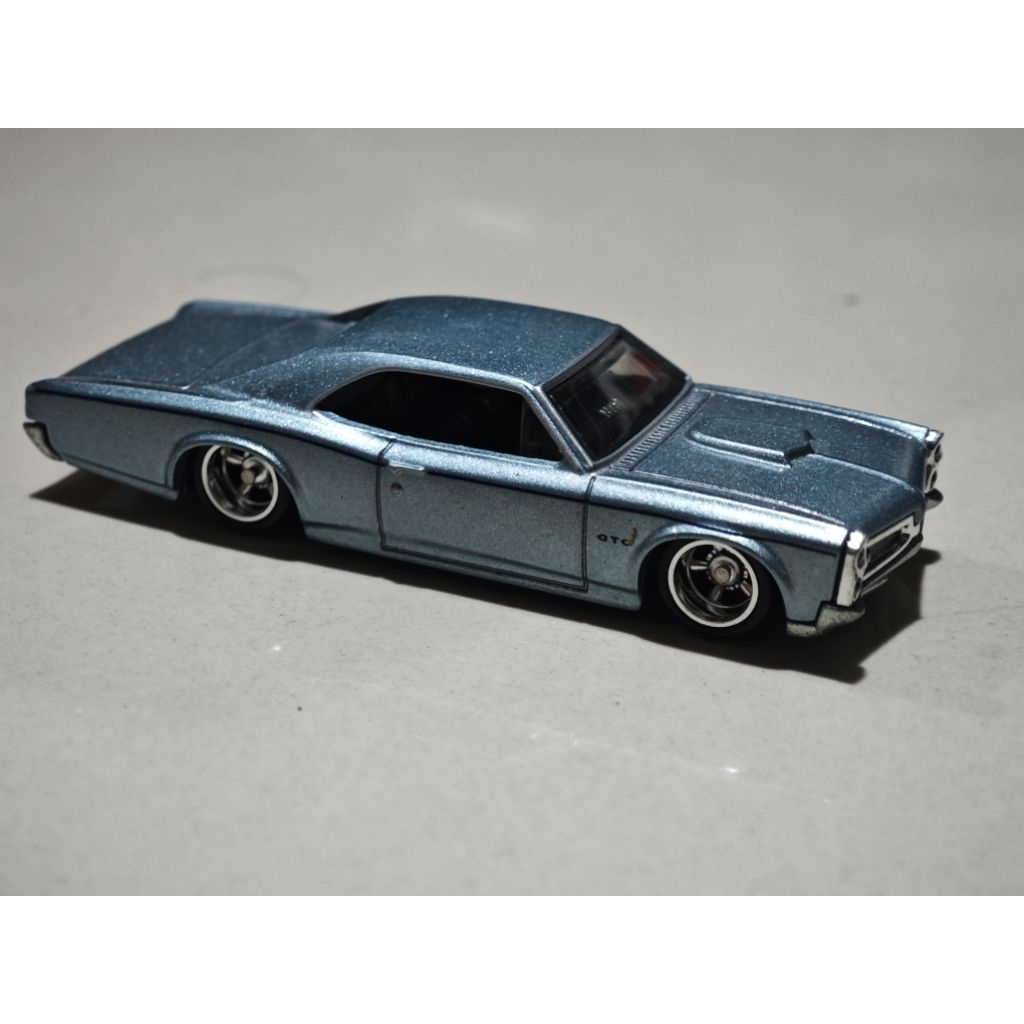 hot wheels premium pontiac GTO