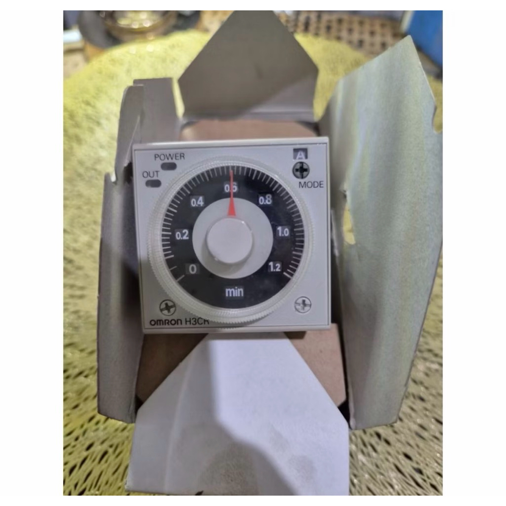 TIMER OMRON TYPE H3CR-A 5A 250VAC 24VDC/AC50/60Hz KAKI 11(PIN 11)