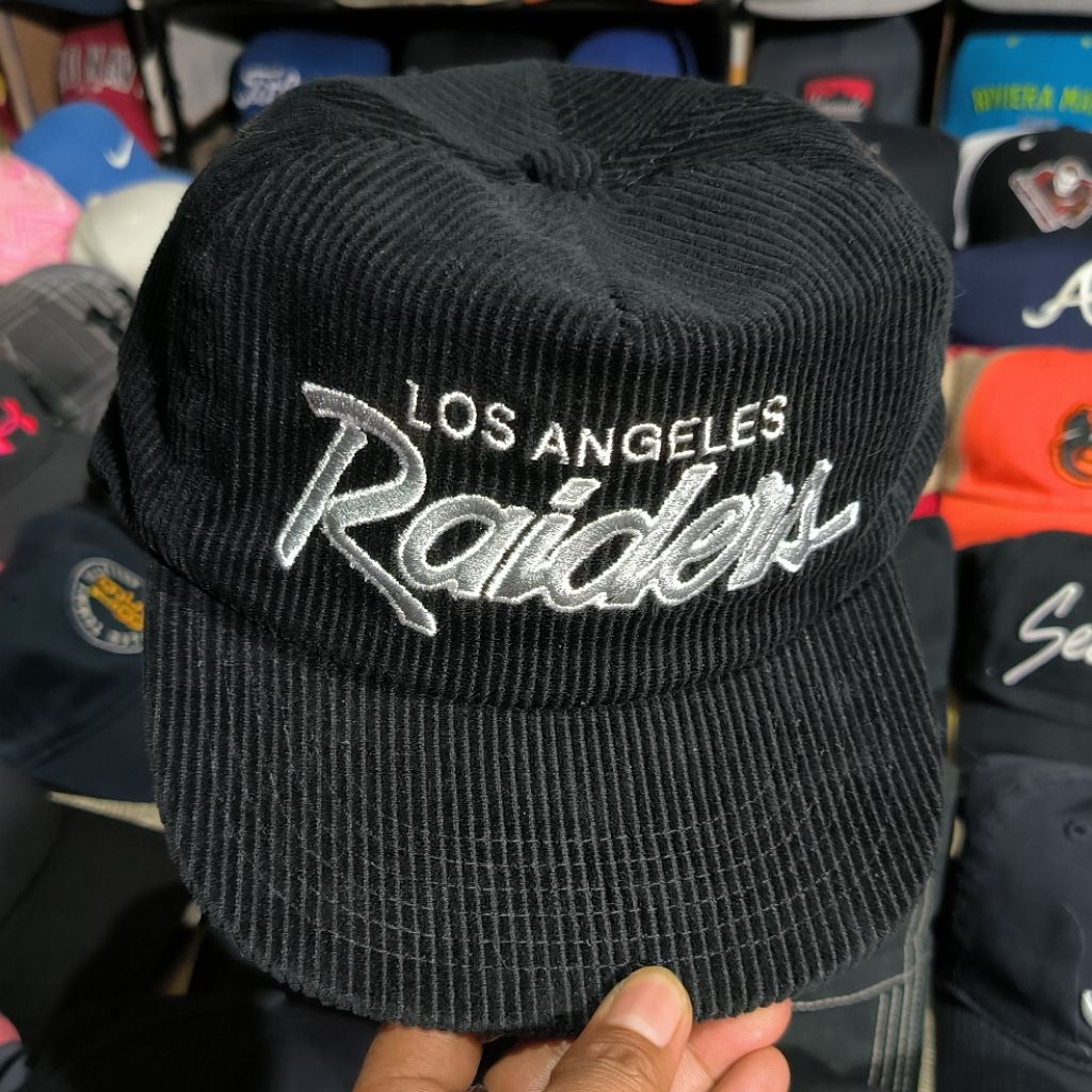 Topi corduroy modern booth Los Angeles Raiders