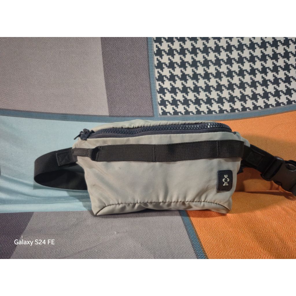 Tas Weistbag Pinggang Crumpler