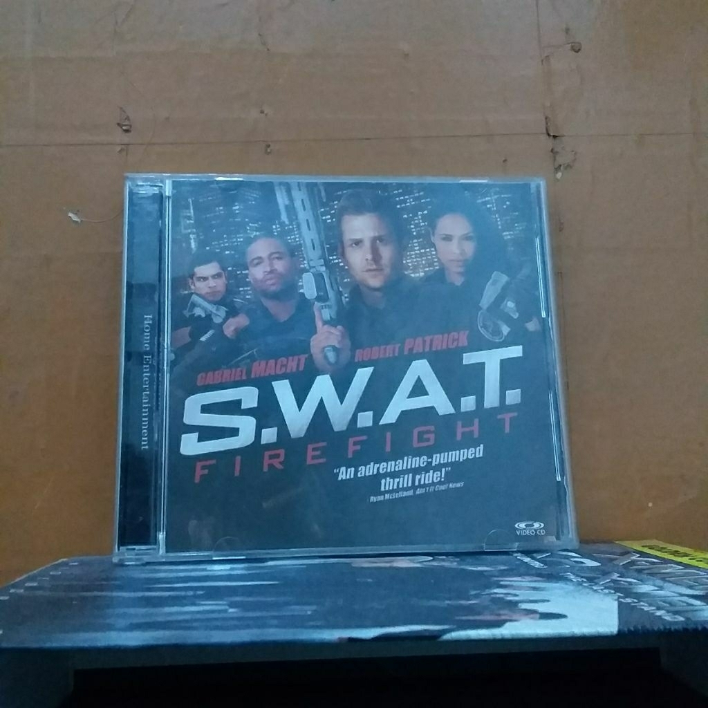 VCD ORIGINAL FILM S W A T ISI 2 DISC