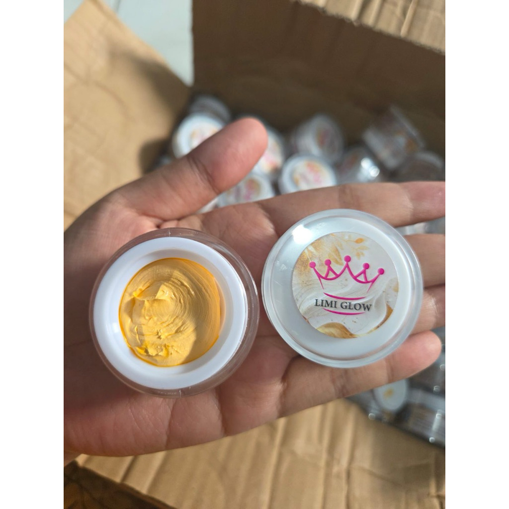 Cream siang padat Limi glow