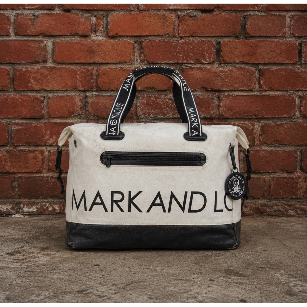 TasTravel Golf Mark & Lona Second Preloved